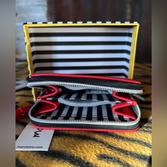 NWT-Marc Tetro Westie Dog wristlet wallet - Picture 5 of 5